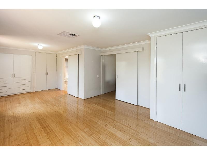 12 Pinedale Way, Safety Bay WA 6169