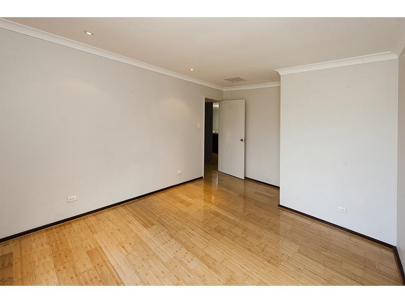 12 Pinedale Way, Safety Bay WA 6169