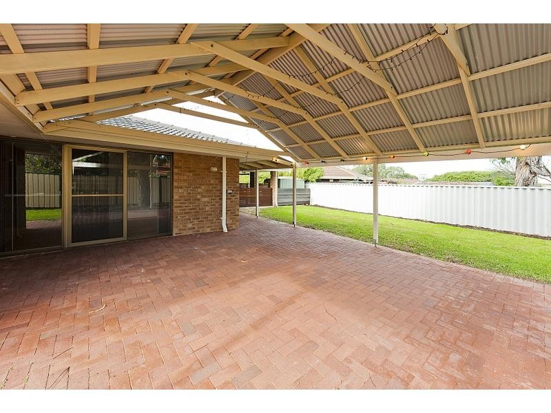 12 Pinedale Way, Safety Bay WA 6169