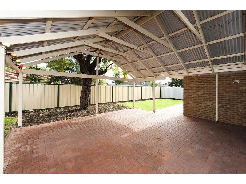 12 Pinedale Way, Safety Bay WA 6169