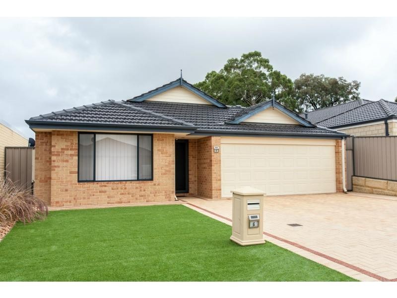 6 Pynsent Lane, Canning Vale WA 6155