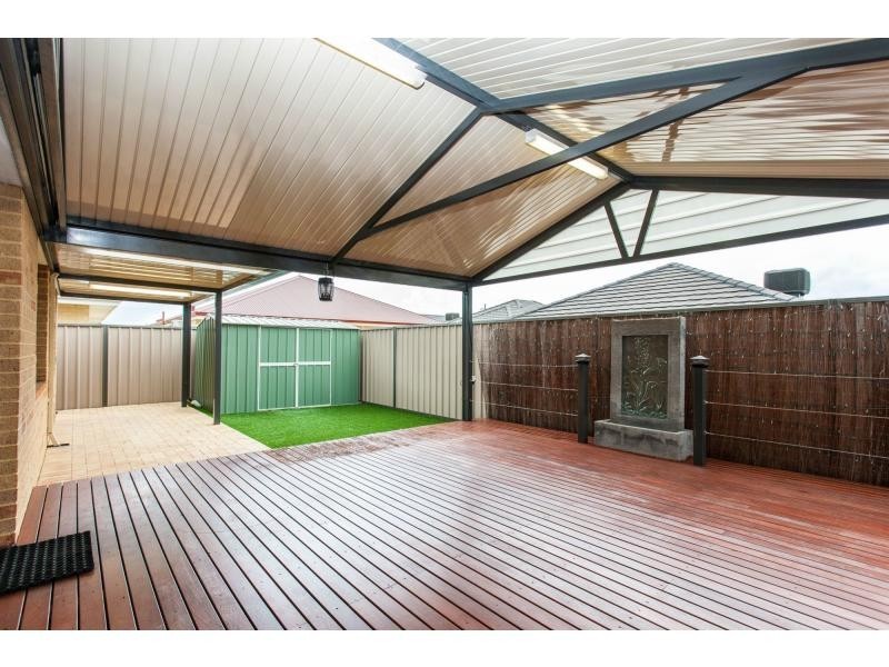 6 Pynsent Lane, Canning Vale WA 6155