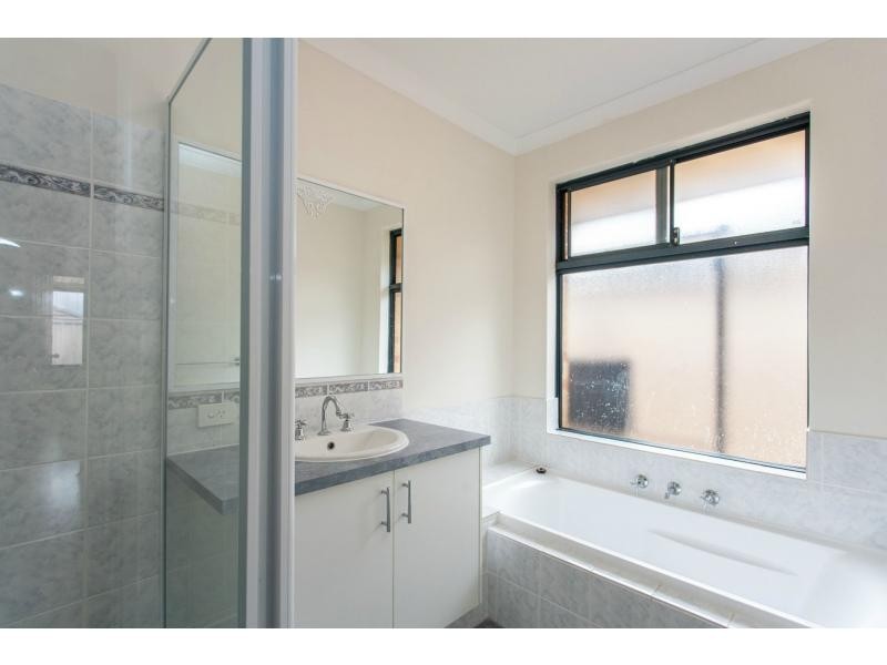 6 Pynsent Lane, Canning Vale WA 6155