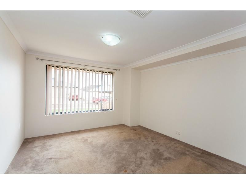 6 Pynsent Lane, Canning Vale WA 6155