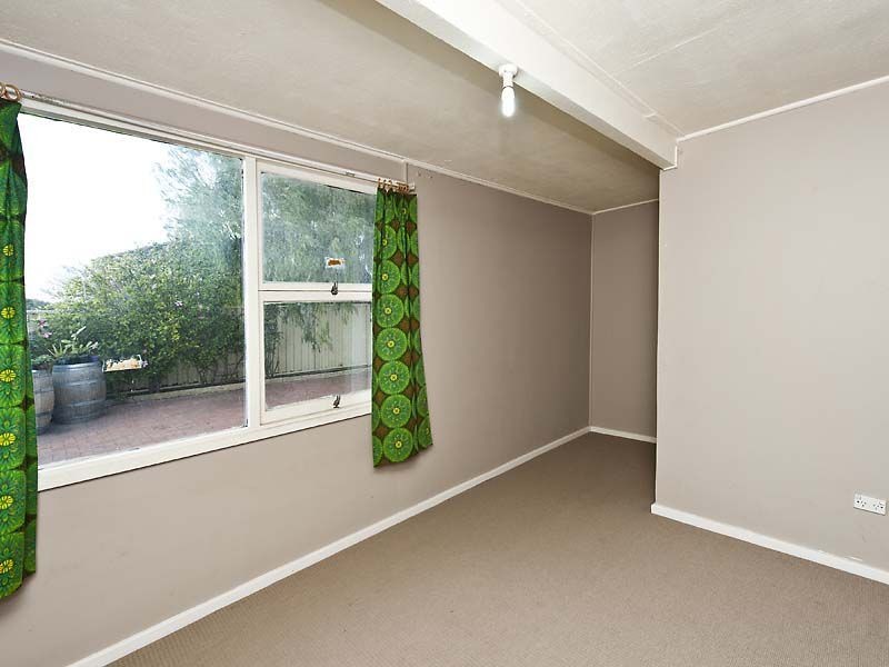 22 Mckenzie Road, Shoalwater WA 6169