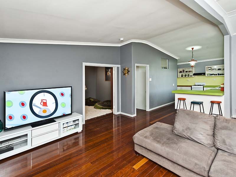 22 Mckenzie Road, Shoalwater WA 6169