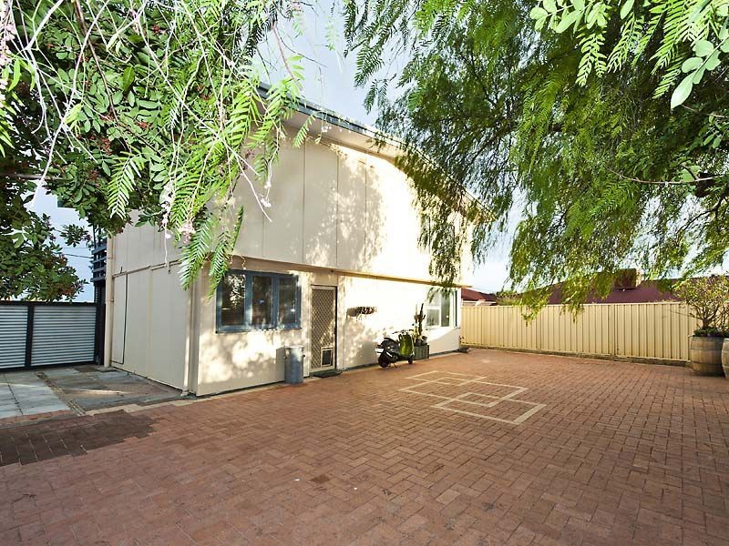22 Mckenzie Road, Shoalwater WA 6169