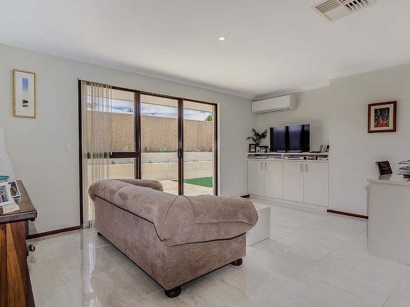 58b Fifth Avenue, Shoalwater WA 6169