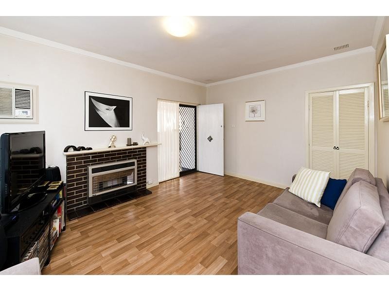 9 Taylor Street, White Gum Valley WA 6162