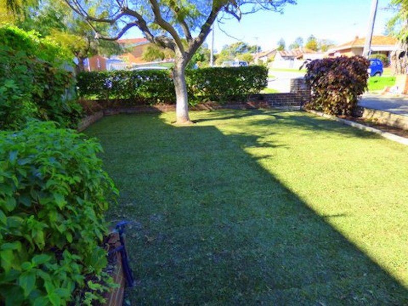 9 Taylor Street, White Gum Valley WA 6162