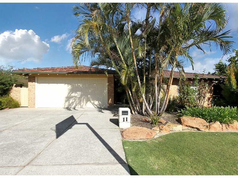 11 Kanella Road, Shelley WA 6148