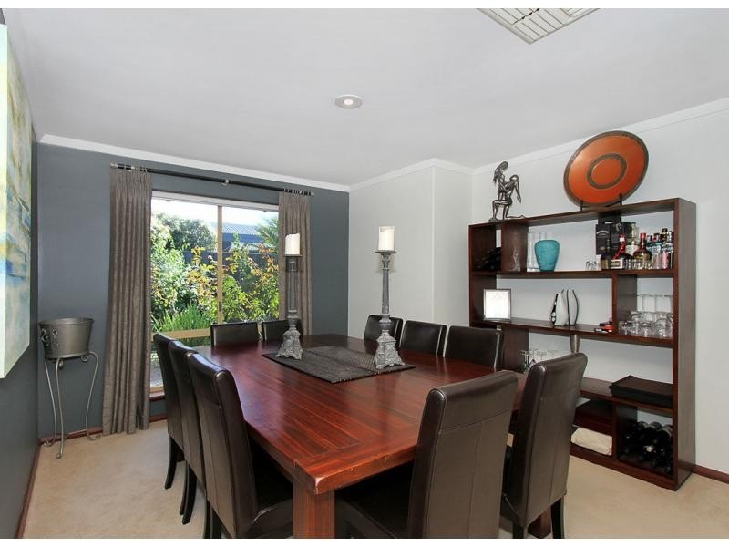 11 Kanella Road, Shelley WA 6148