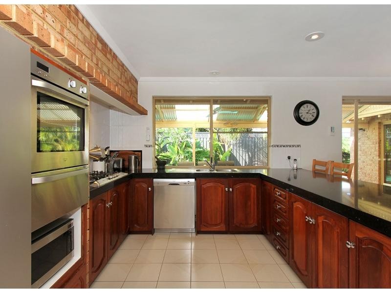 11 Kanella Road, Shelley WA 6148