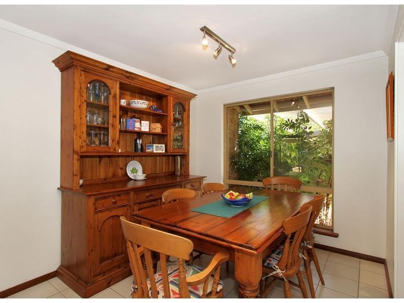 11 Kanella Road, Shelley WA 6148