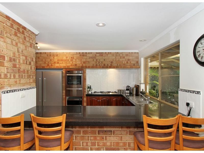 11 Kanella Road, Shelley WA 6148