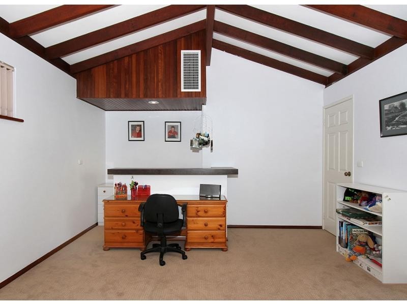 11 Kanella Road, Shelley WA 6148