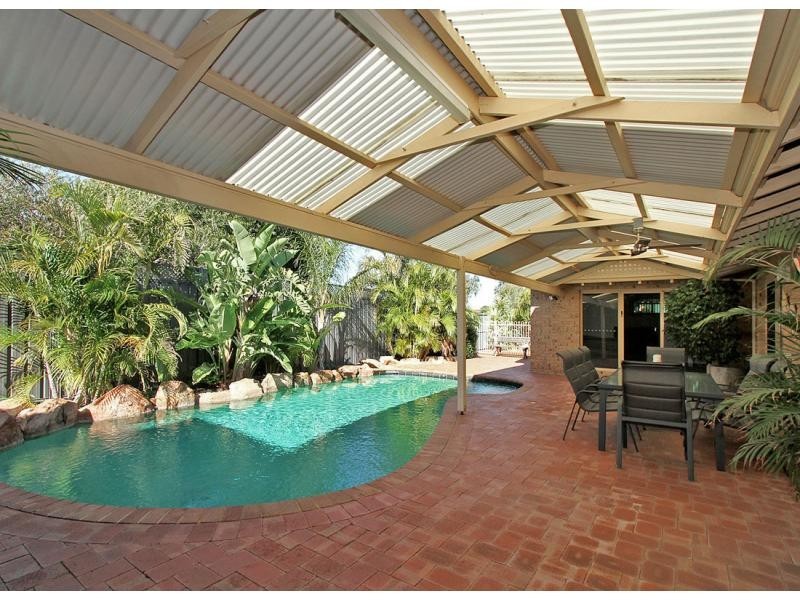 11 Kanella Road, Shelley WA 6148