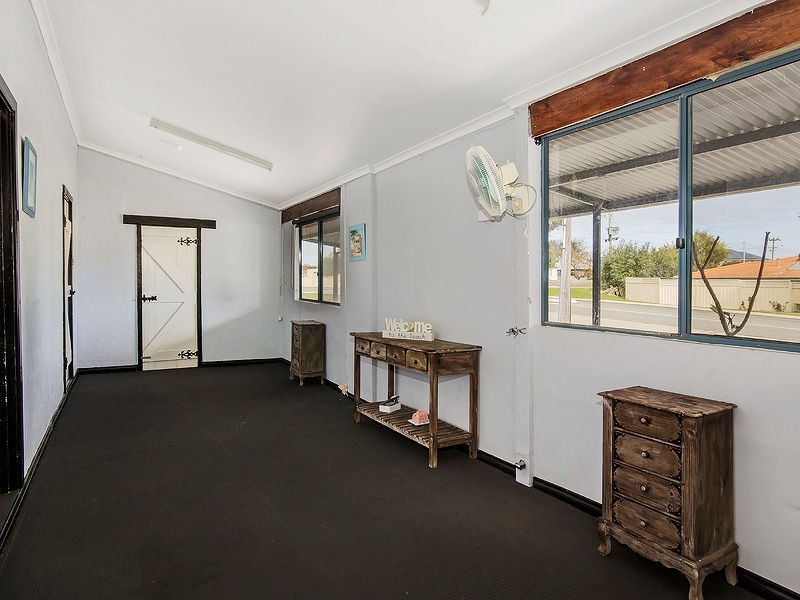 6 Alexandra Street, Rockingham WA 6168