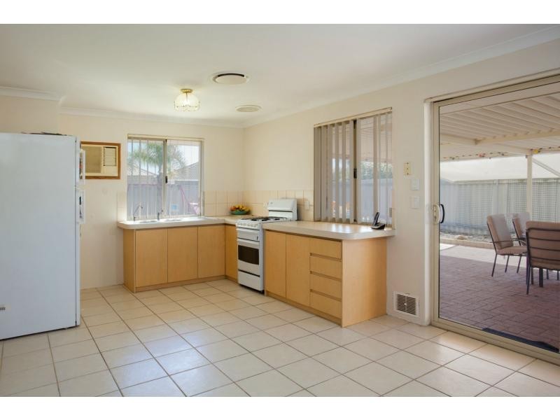61 Frond Circuit, Banksia Grove WA 6031