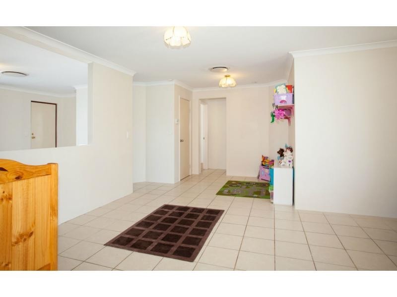 61 Frond Circuit, Banksia Grove WA 6031