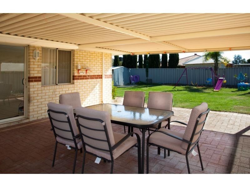 61 Frond Circuit, Banksia Grove WA 6031