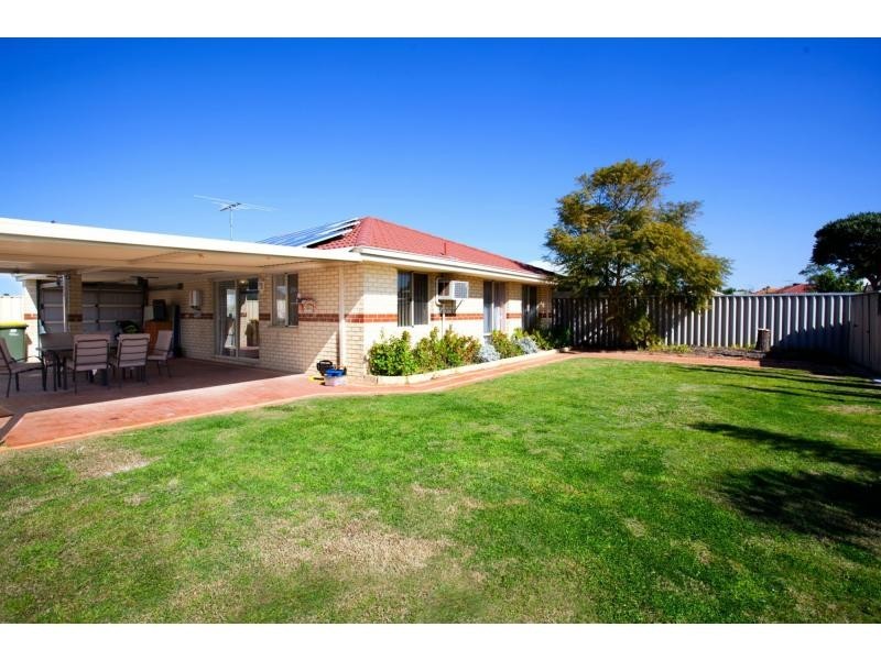 61 Frond Circuit, Banksia Grove WA 6031