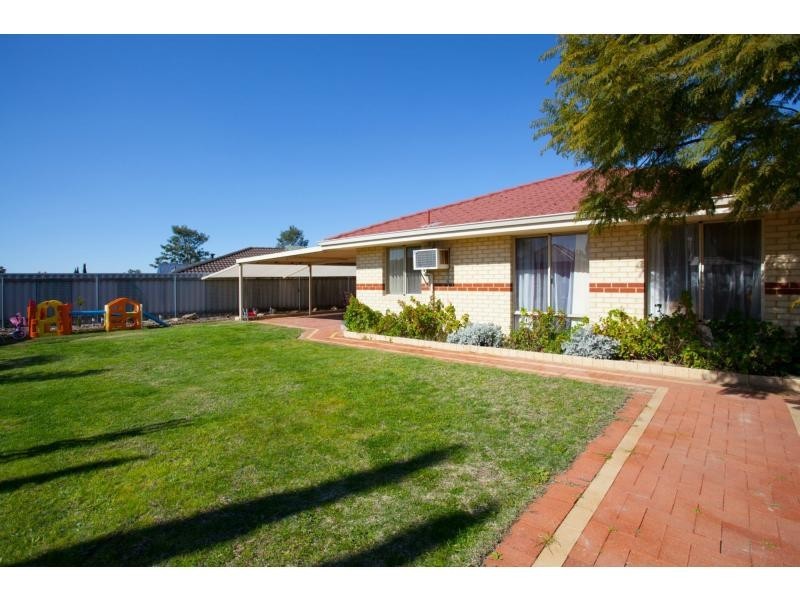 61 Frond Circuit, Banksia Grove WA 6031