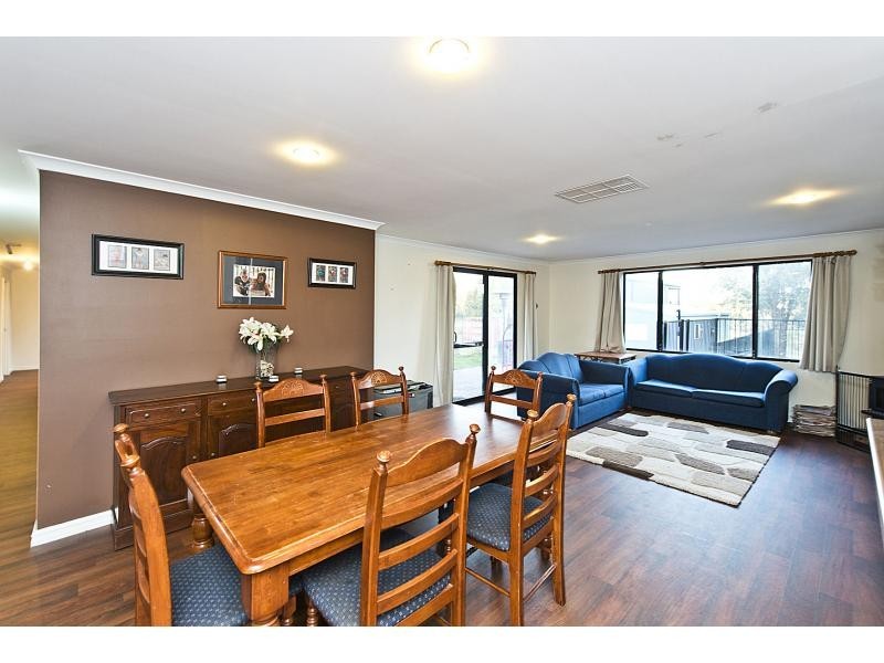 4 Kintyre Rise, Bullsbrook WA 6084