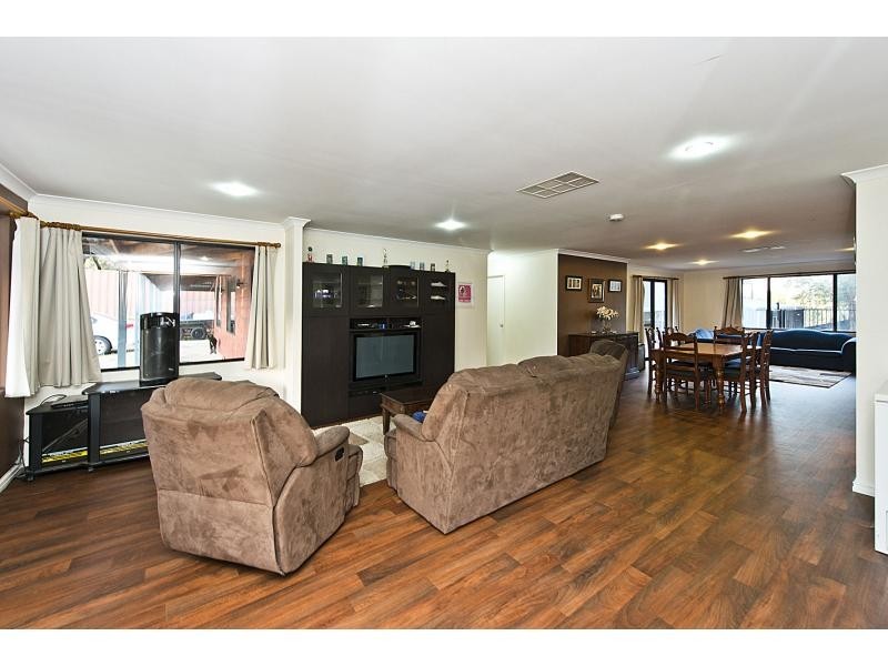 4 Kintyre Rise, Bullsbrook WA 6084