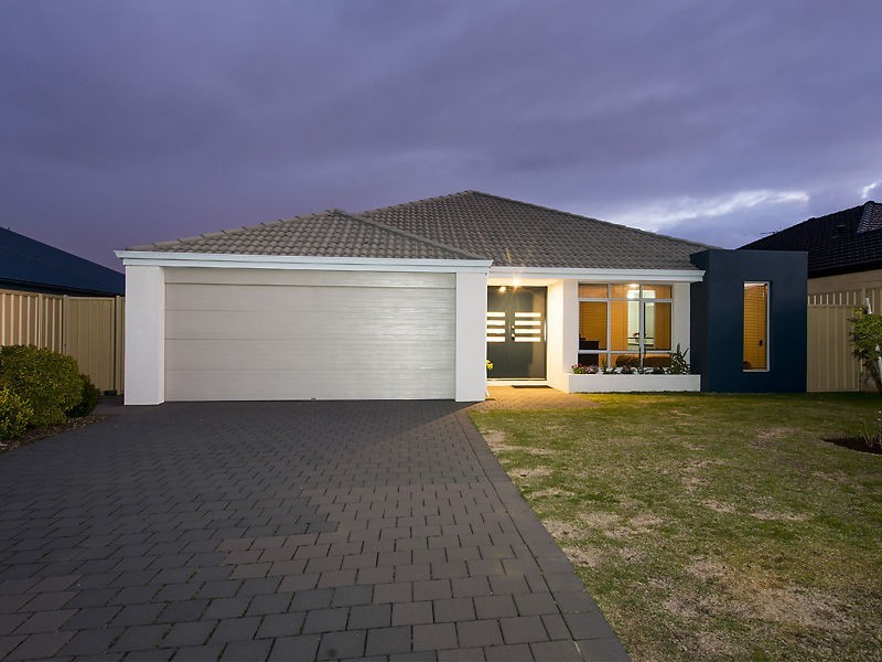 8 Hanoi Way, Hocking WA 6065