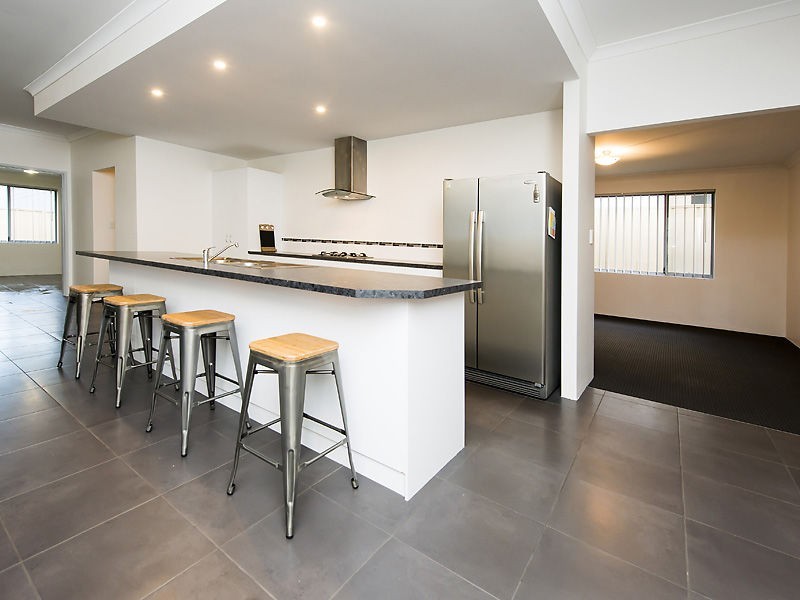 8 Hanoi Way, Hocking WA 6065