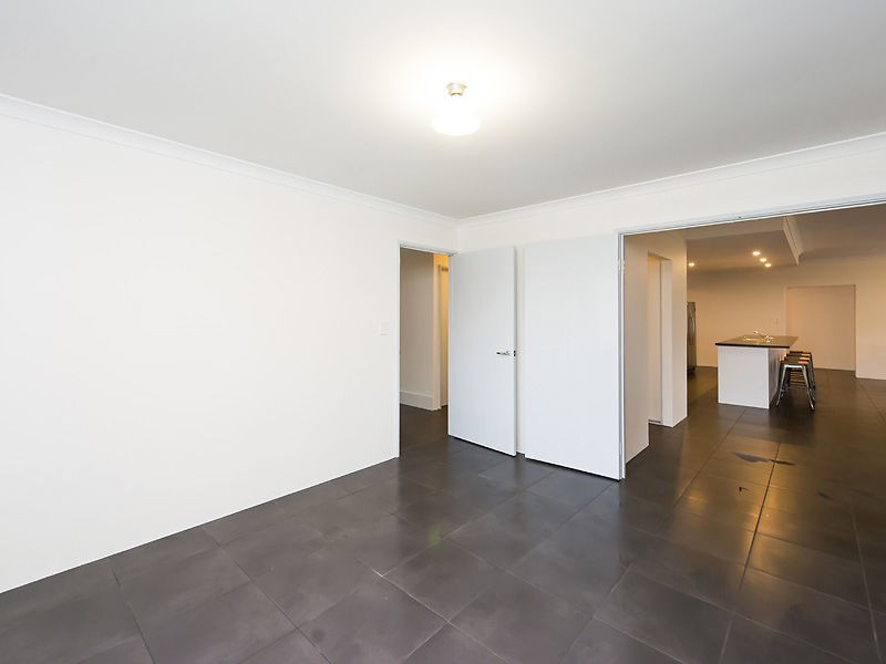 8 Hanoi Way, Hocking WA 6065