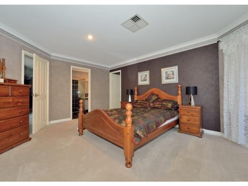 38 Zaragoza Drive, Port Kennedy WA 6172