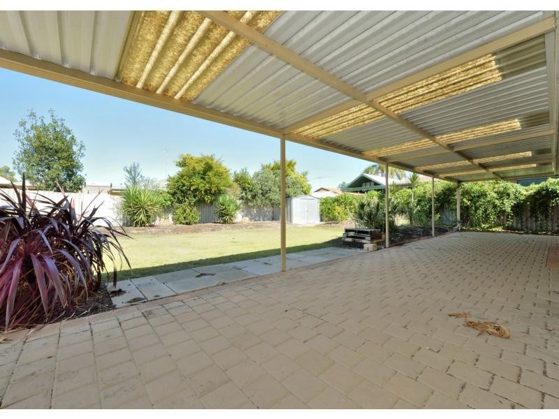 26 Caribbean Drive, Safety Bay WA 6169