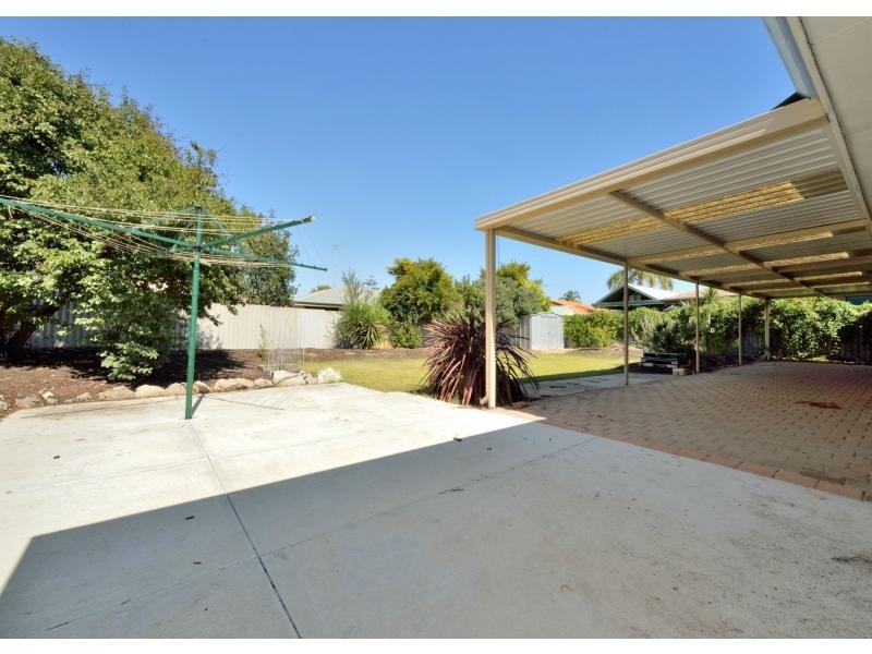 26 Caribbean Drive, Safety Bay WA 6169