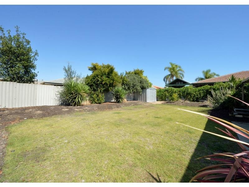 26 Caribbean Drive, Safety Bay WA 6169