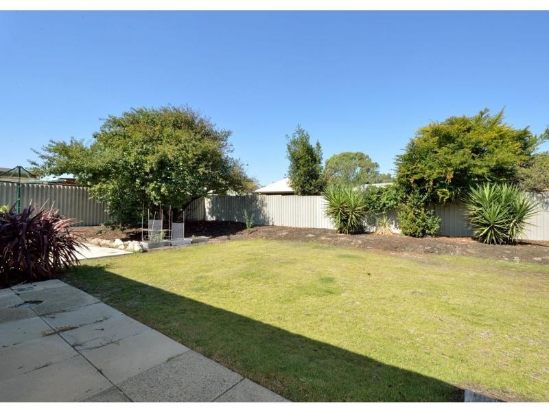 26 Caribbean Drive, Safety Bay WA 6169