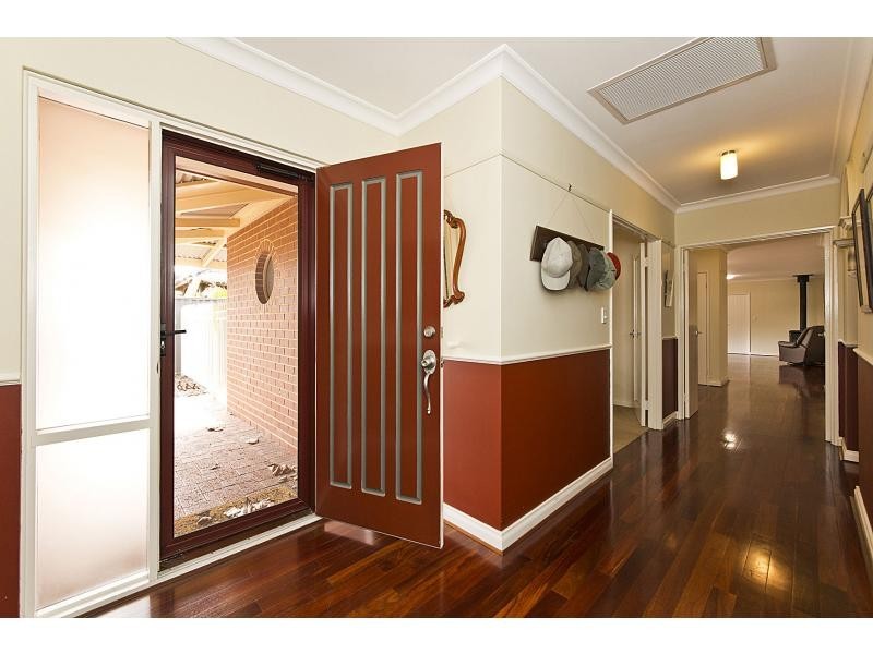 40 Wexcombe Way, Aveley WA 6069