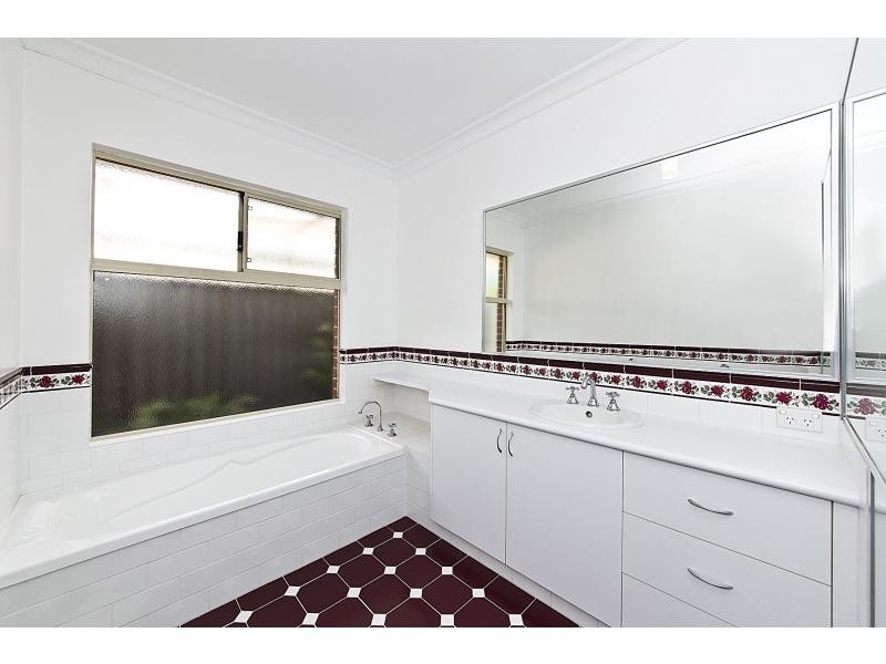 40 Wexcombe Way, Aveley WA 6069