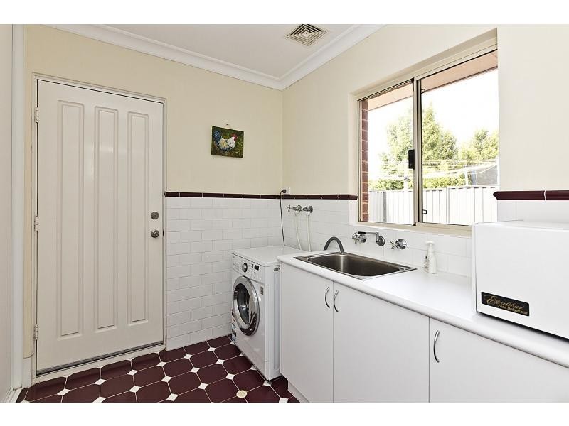 40 Wexcombe Way, Aveley WA 6069
