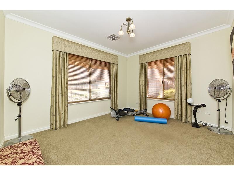 40 Wexcombe Way, Aveley WA 6069