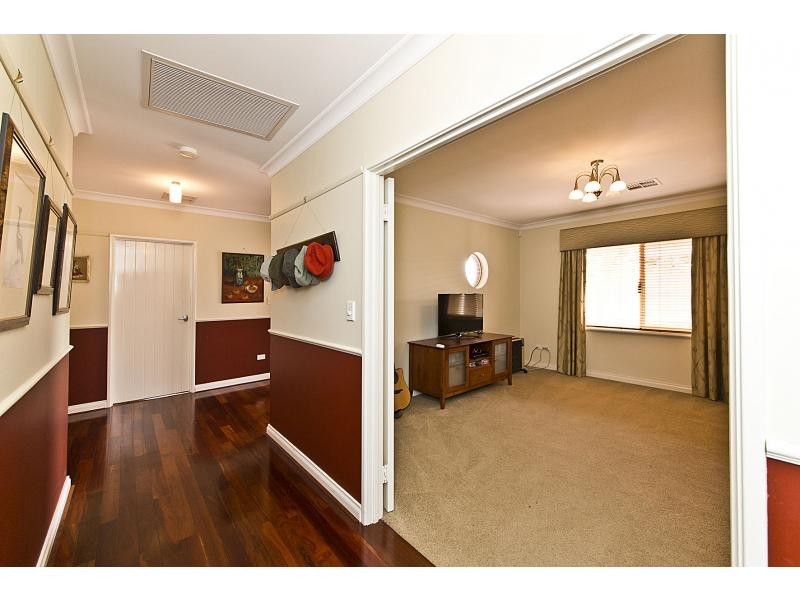 40 Wexcombe Way, Aveley WA 6069