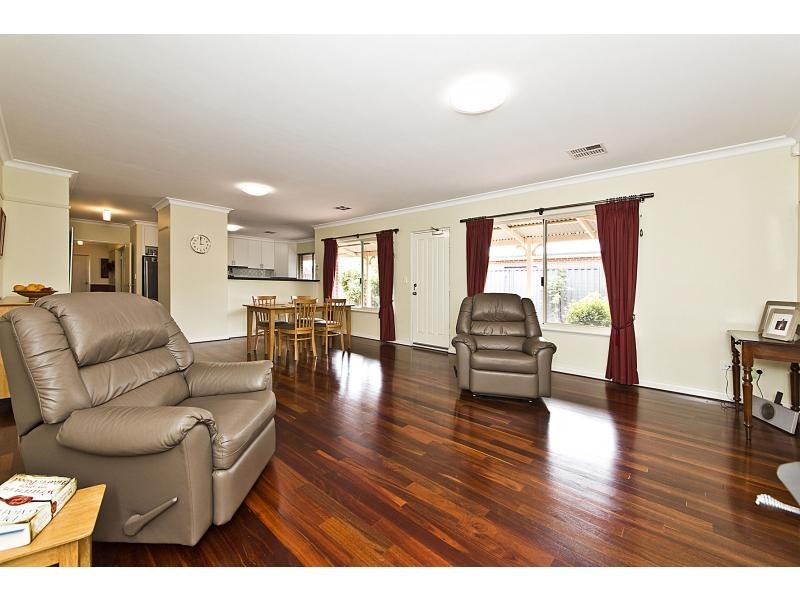 40 Wexcombe Way, Aveley WA 6069