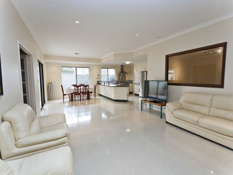 22 Bramdean Crescent, Canning Vale WA 6155
