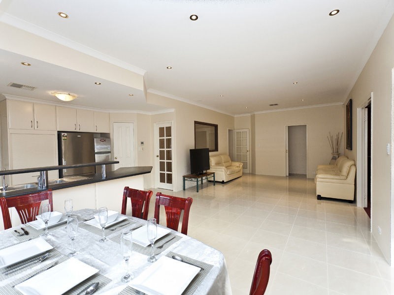 22 Bramdean Crescent, Canning Vale WA 6155