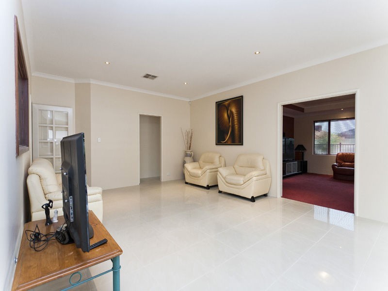 22 Bramdean Crescent, Canning Vale WA 6155