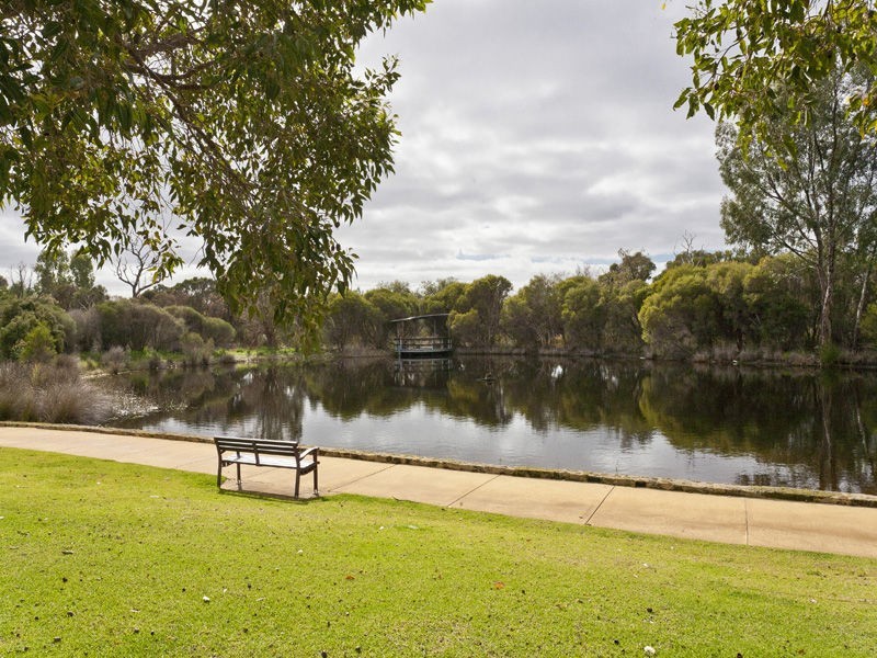 22 Bramdean Crescent, Canning Vale WA 6155