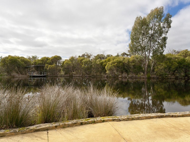 22 Bramdean Crescent, Canning Vale WA 6155