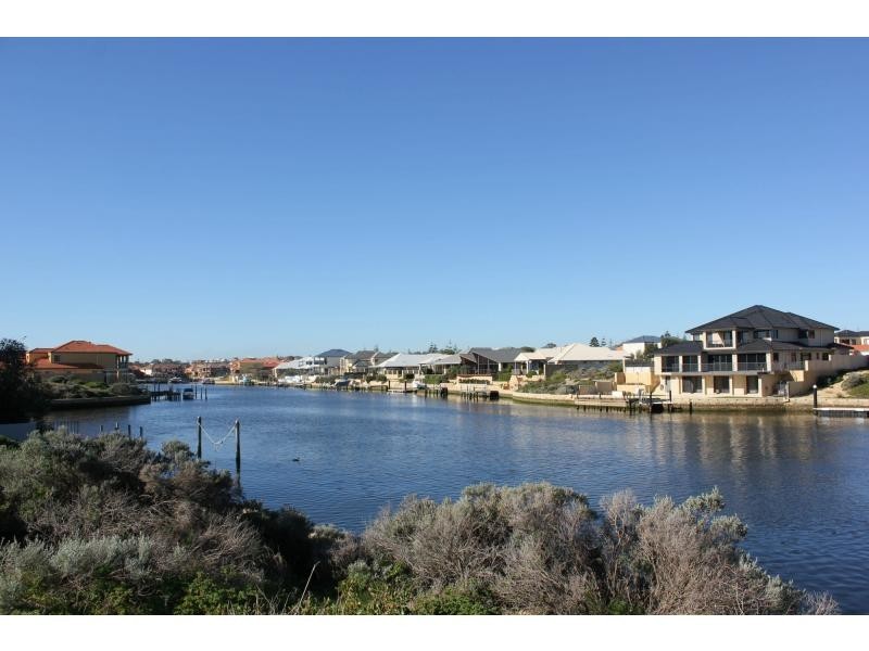 92 Voyager Close, Wannanup WA 6210
