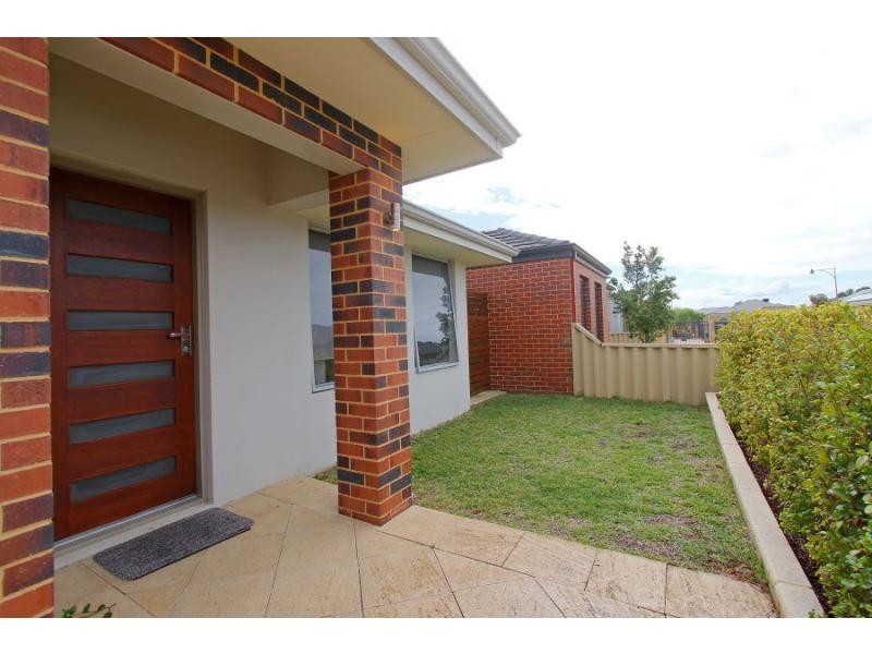 11 Goldfinch Bend, Harrisdale WA 6112